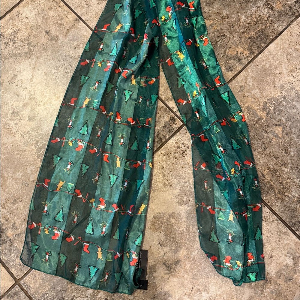 NWT BON WORTH UGLY BUT CUTE CHRISTMAS SCARF 5’ HOLIDAY SEASON UNIQUE Festive